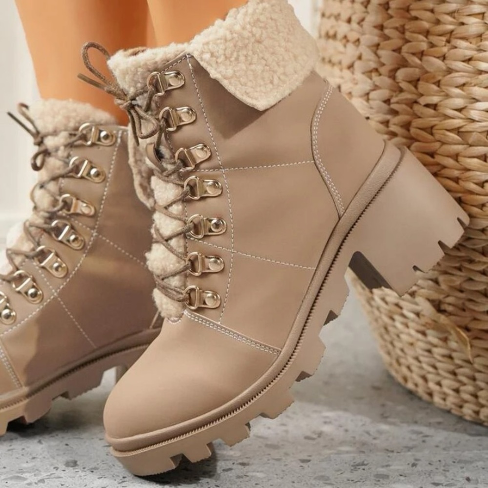 NWOT winter combat boots